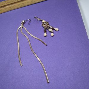 Vintage pair of drop earrings